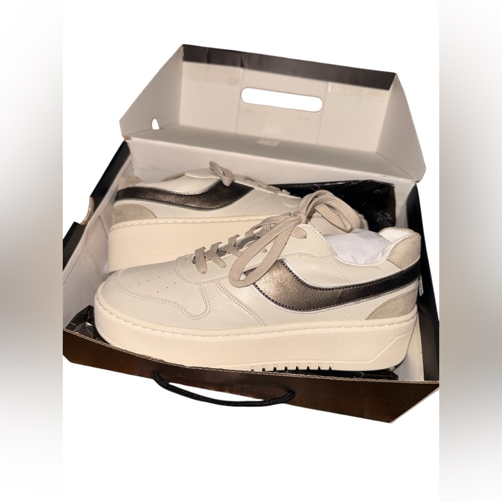 ShuShop Sneakers in box